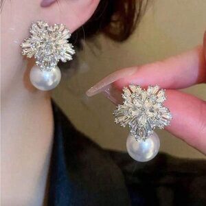 Elegant Silver and Pearl Flower Earrings